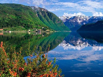 Хардангер-фьорд расположен на юго-западе Норвегии